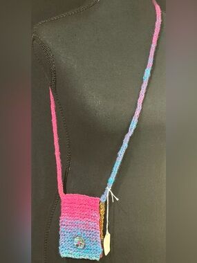Handmade Bainbridge Island Knit Crossbody Phone Bag Abalone Shell Button